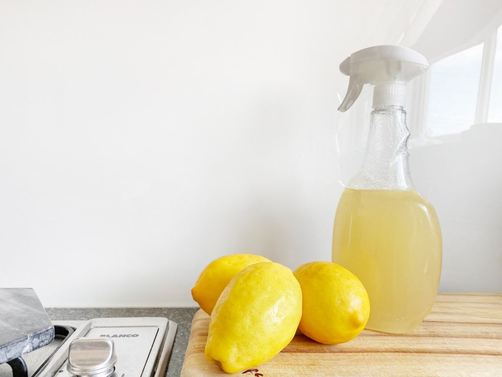 how to clean a tiled bathroom floor