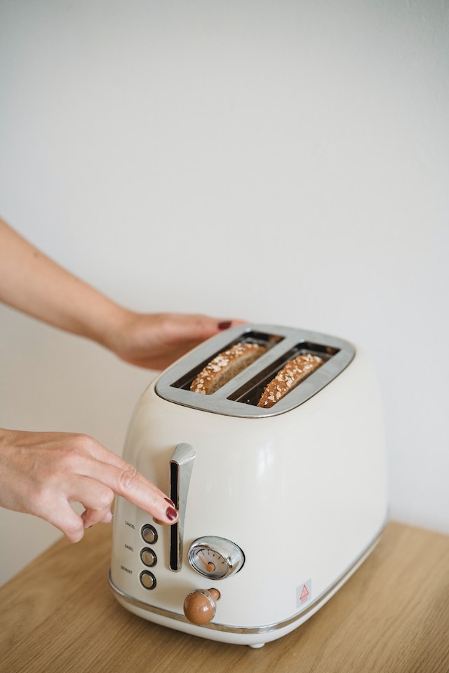 how to wash a toaster